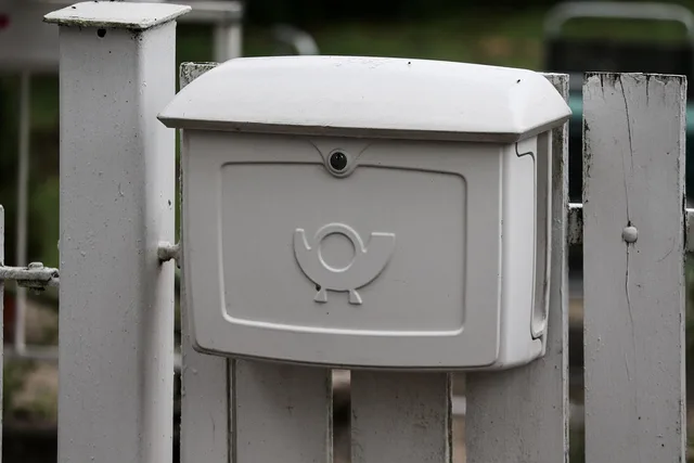 mailbox, letter box, metal, post horn, garden fence, letter delivery, gray, to ship, news, mailing, mail box, communication, post office, delivery, to deliver, newsletter, mail, information, correspondence, service, communicate, mailbox, letter box, mail box, mail box, post office, newsletter, newsletter, newsletter, newsletter, newsletter. Nyhedsbreve til kunder: hvornår må du sende uden samtykke?